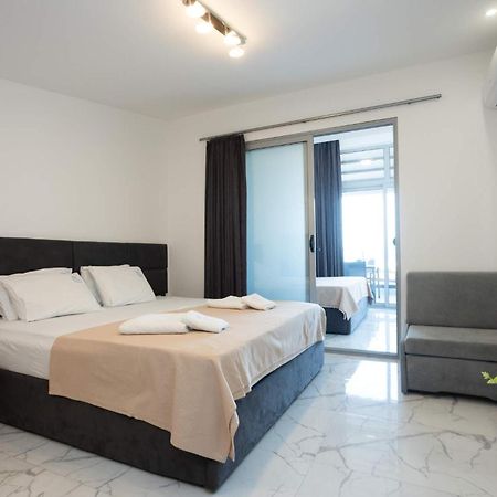 Avgerinos Apartments Полихроно Екстериор снимка