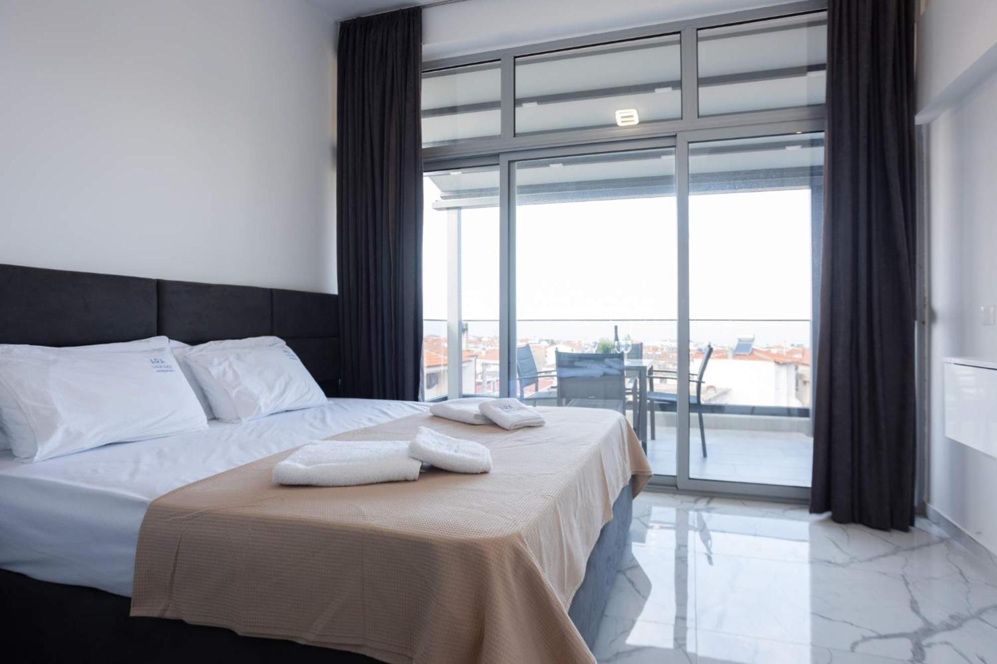 Avgerinos Apartments Полихроно Екстериор снимка