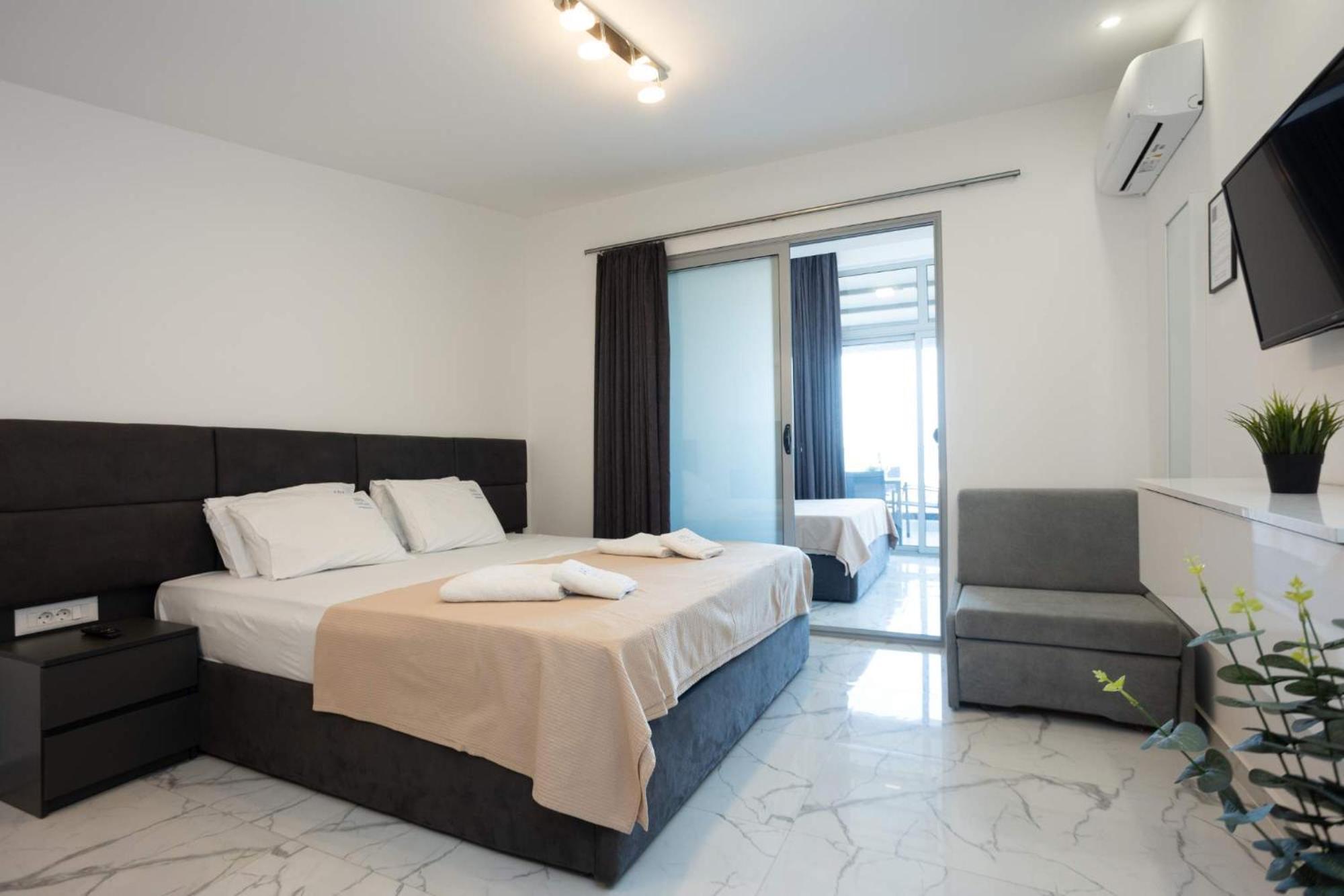 Avgerinos Apartments Полихроно Екстериор снимка