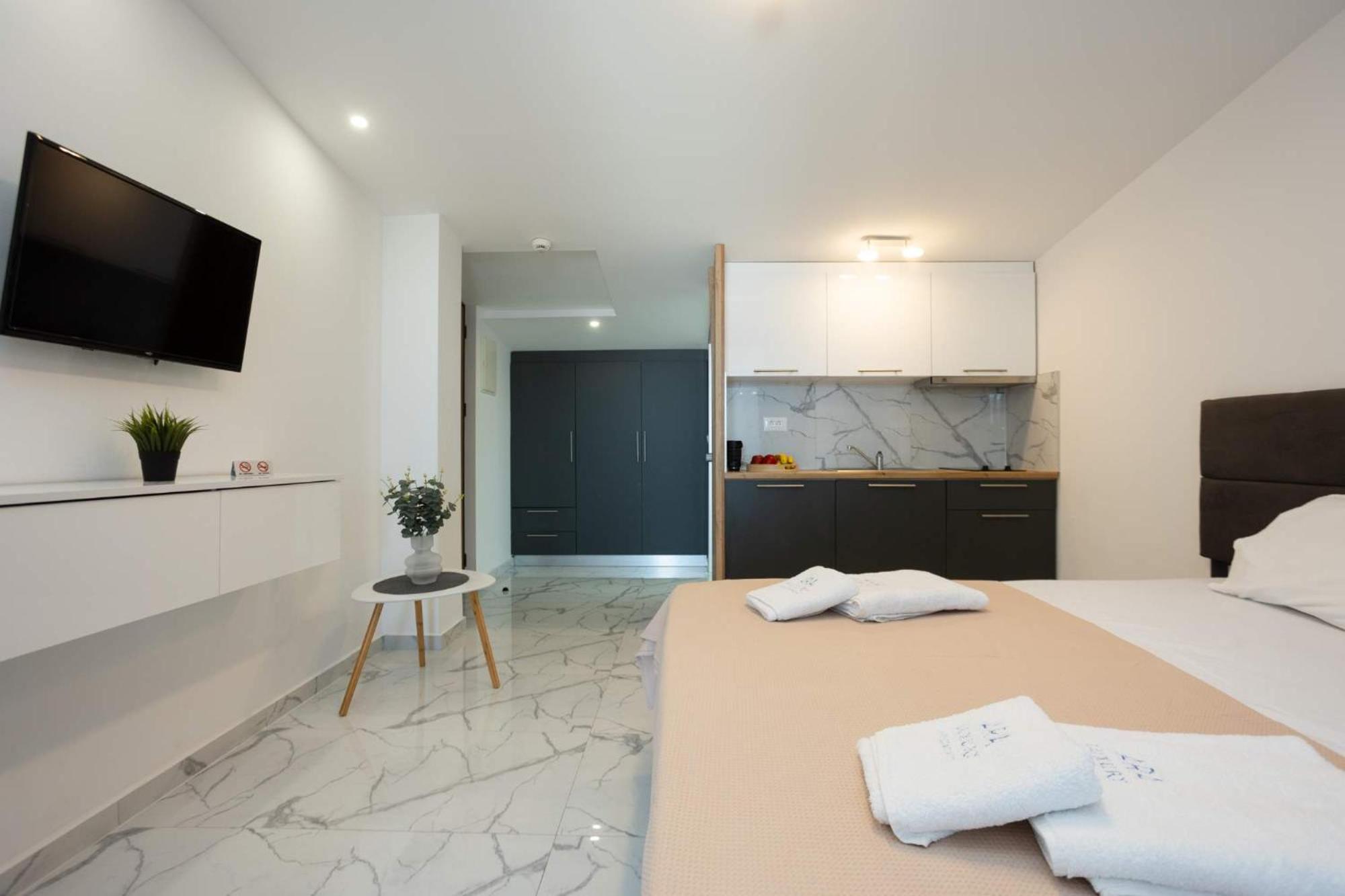 Avgerinos Apartments Полихроно Екстериор снимка