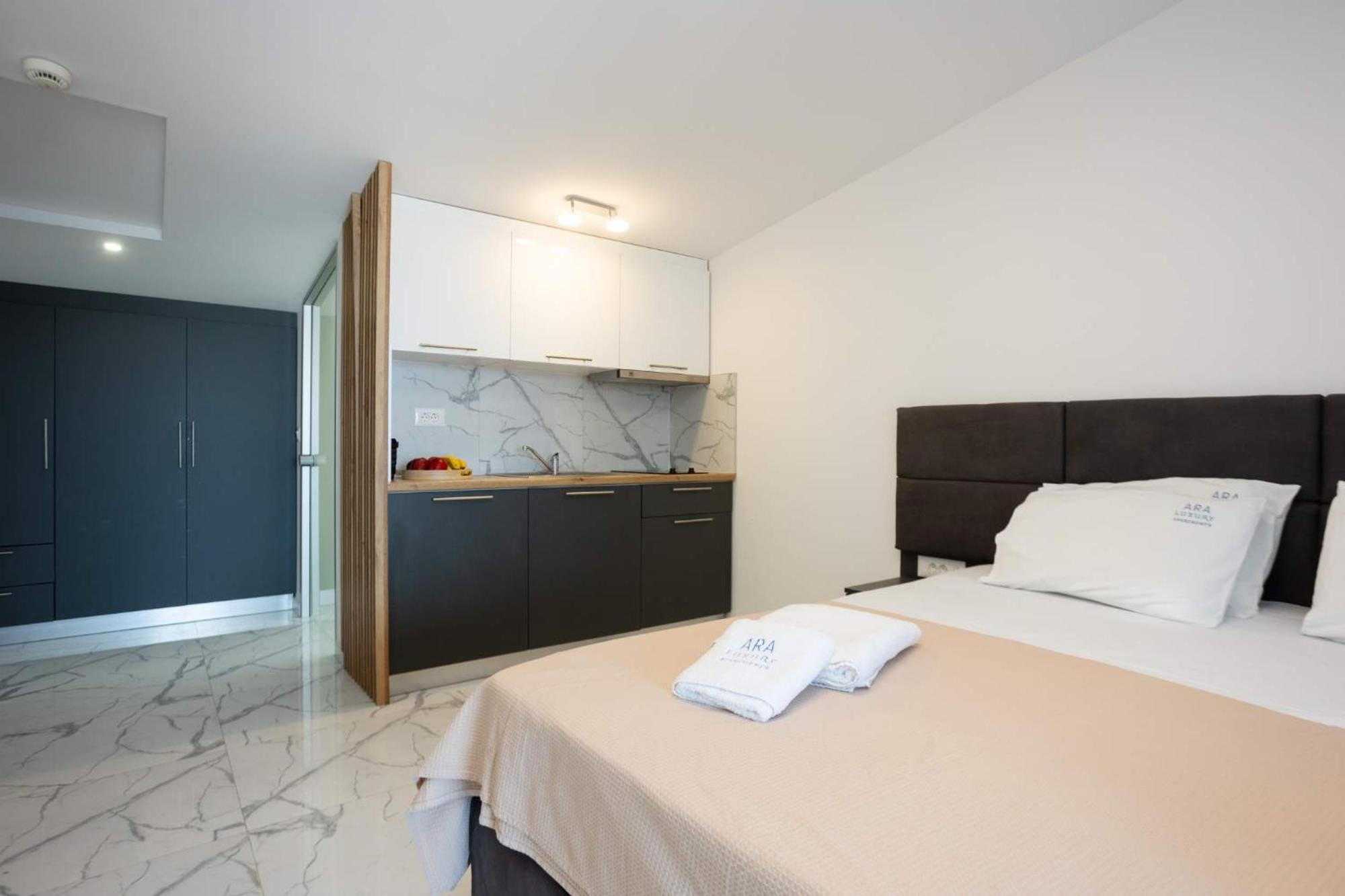 Avgerinos Apartments Полихроно Екстериор снимка