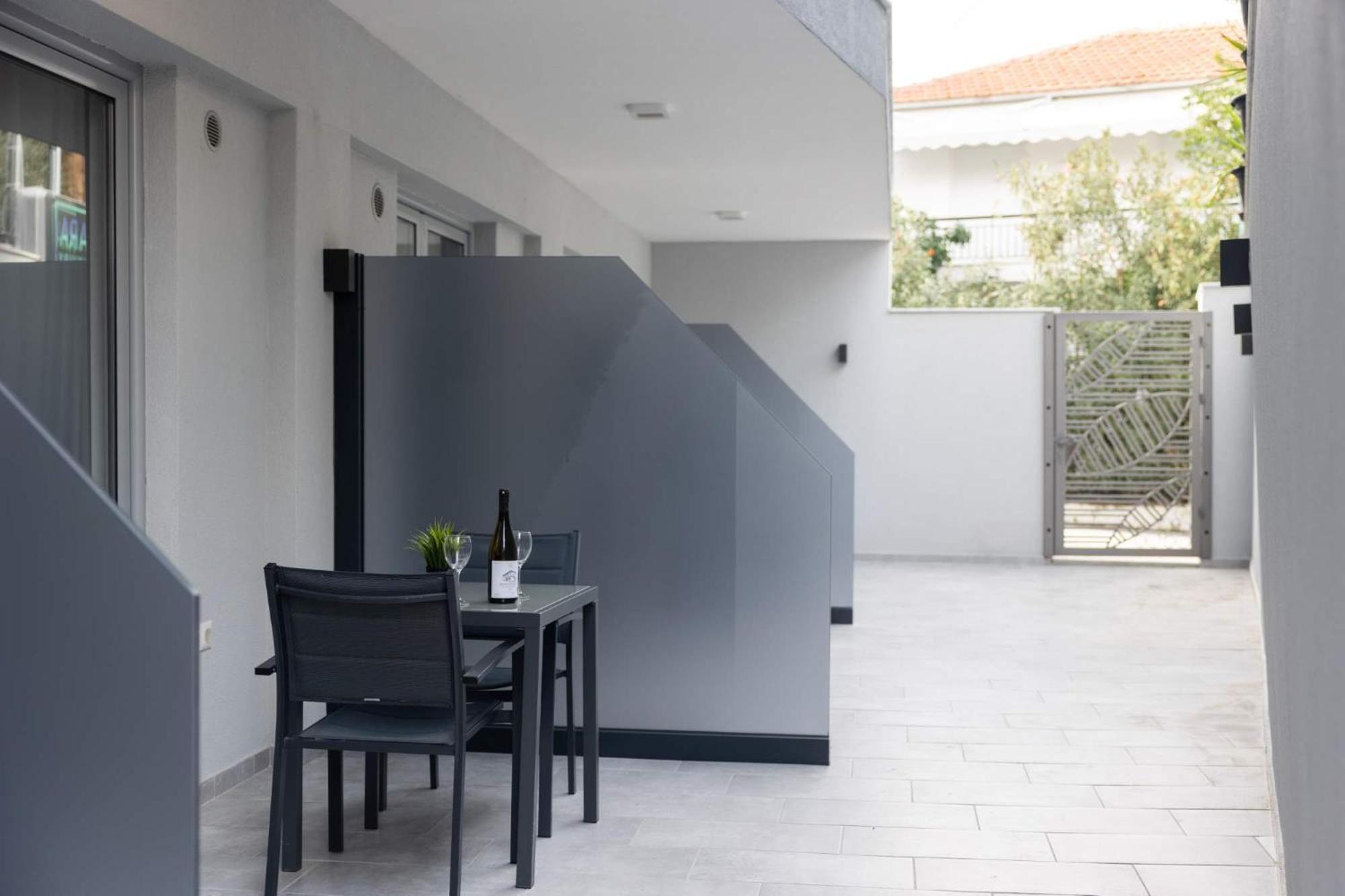 Avgerinos Apartments Полихроно Екстериор снимка